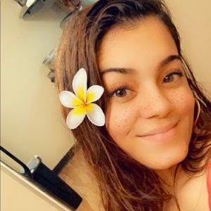 Meet your Posher, Selena